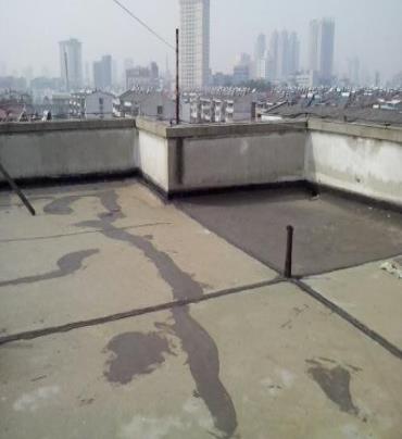 寿县漏水维修 楼顶漏水是什么原因，楼顶漏水维修方法是什么?